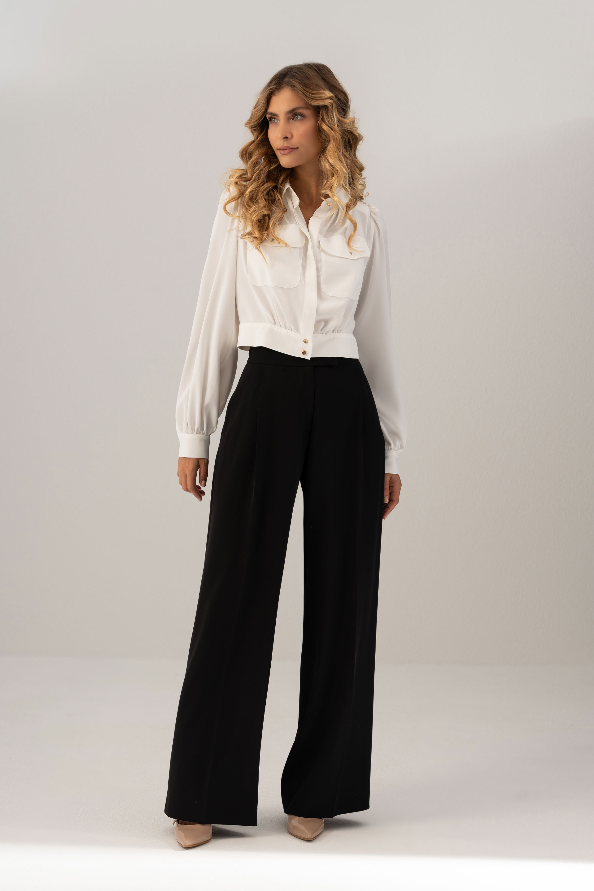 Wide leg trousers with pleats