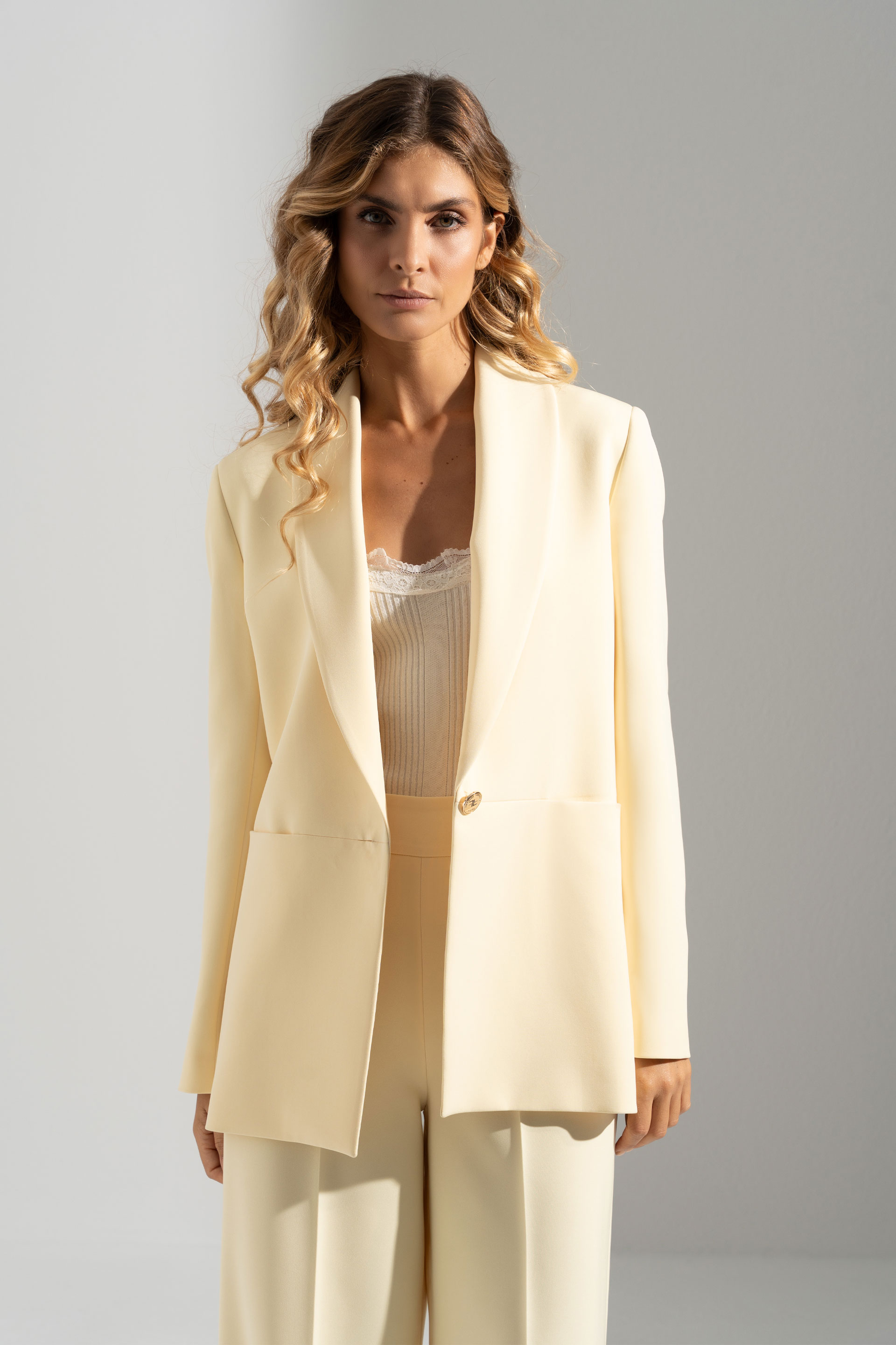 Oversized blazer with personalized buttons