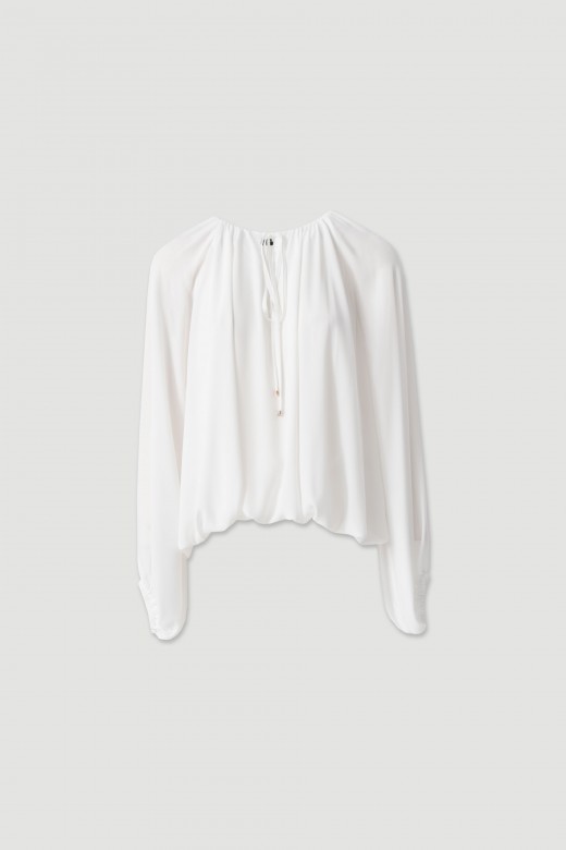 Flowing tunic with adjustable neckline Flowing tunic with adjustable neckline