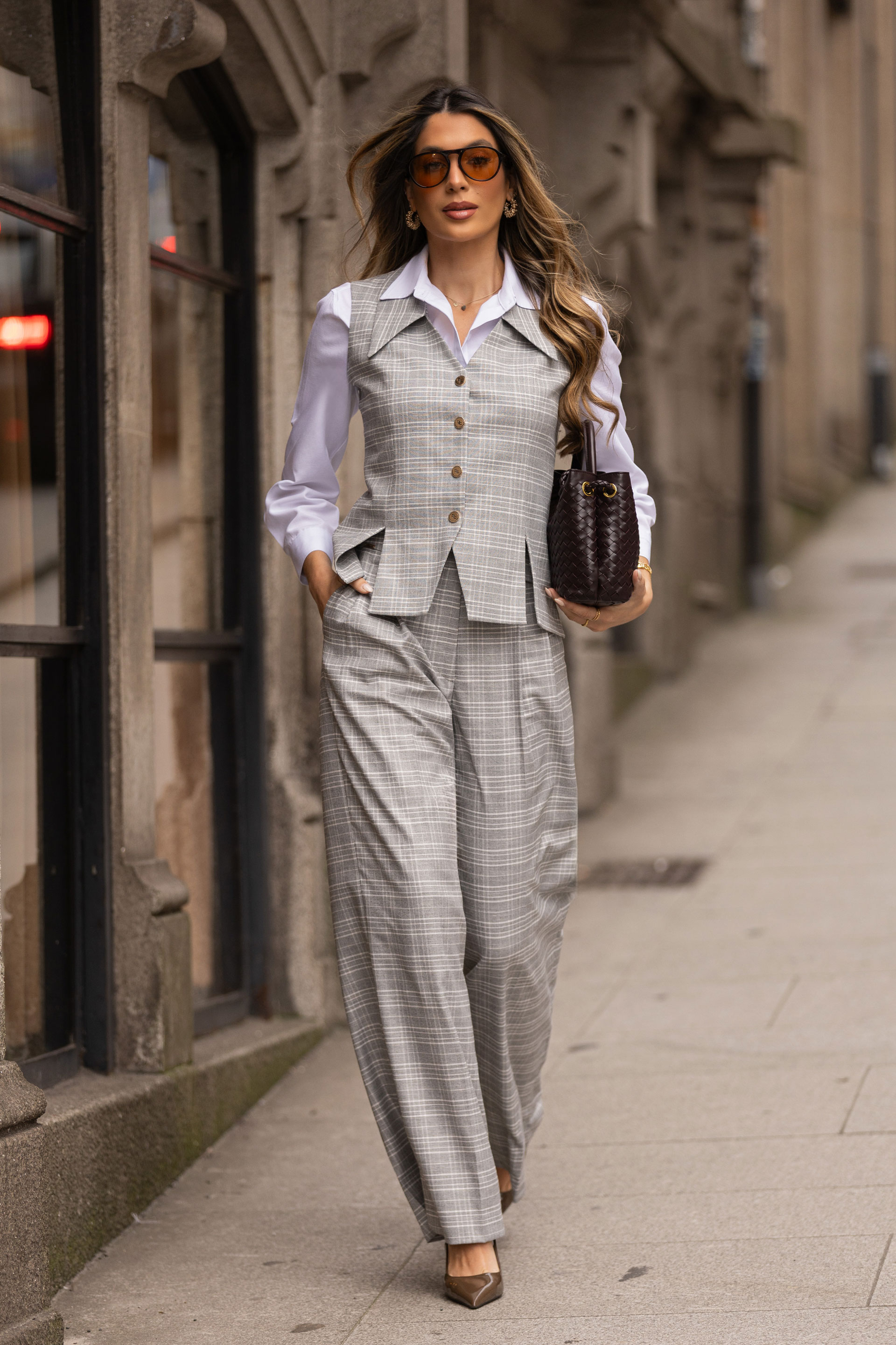 Wide-leg checked trousers
