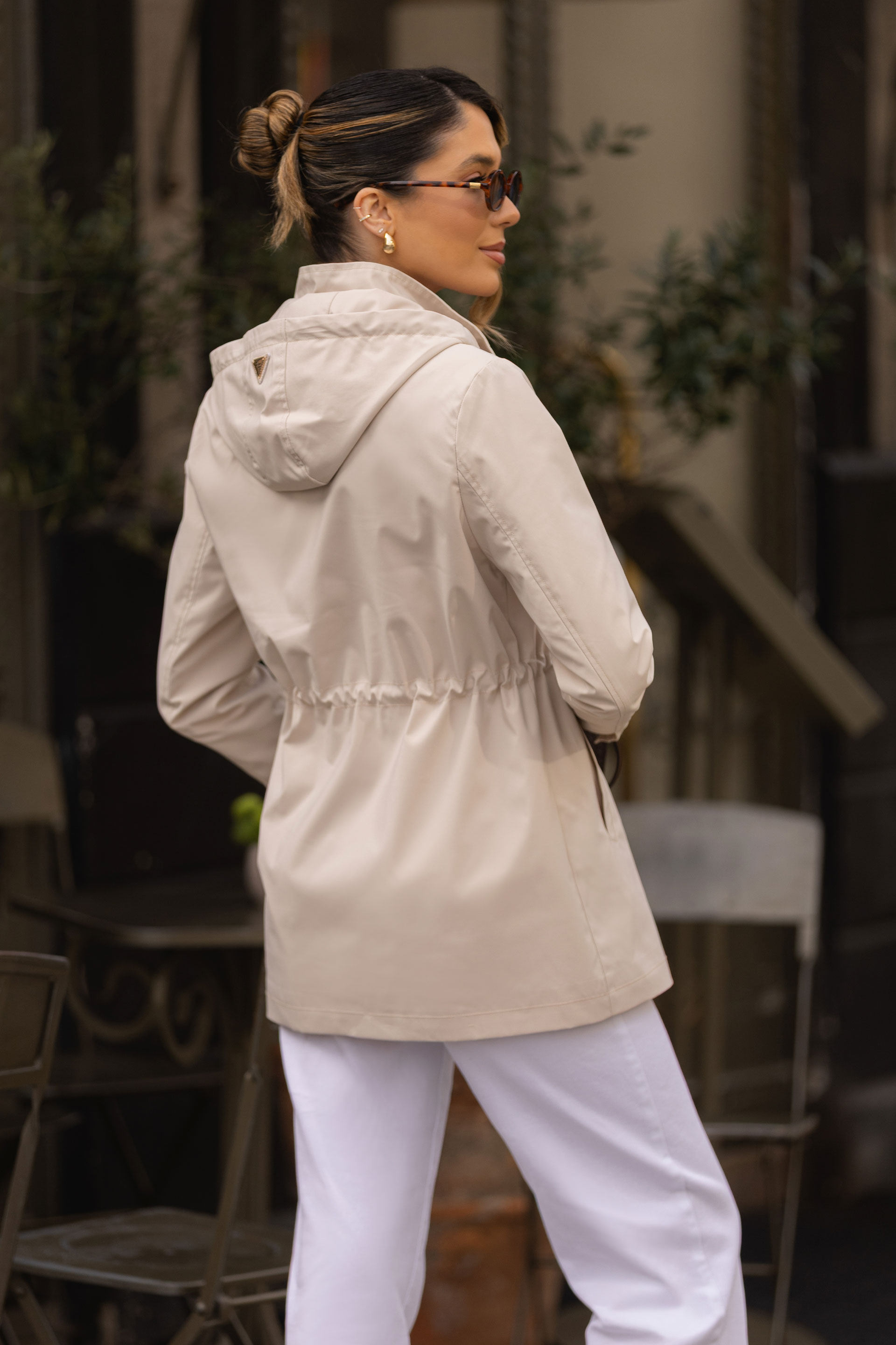 Adjustable hooded parka