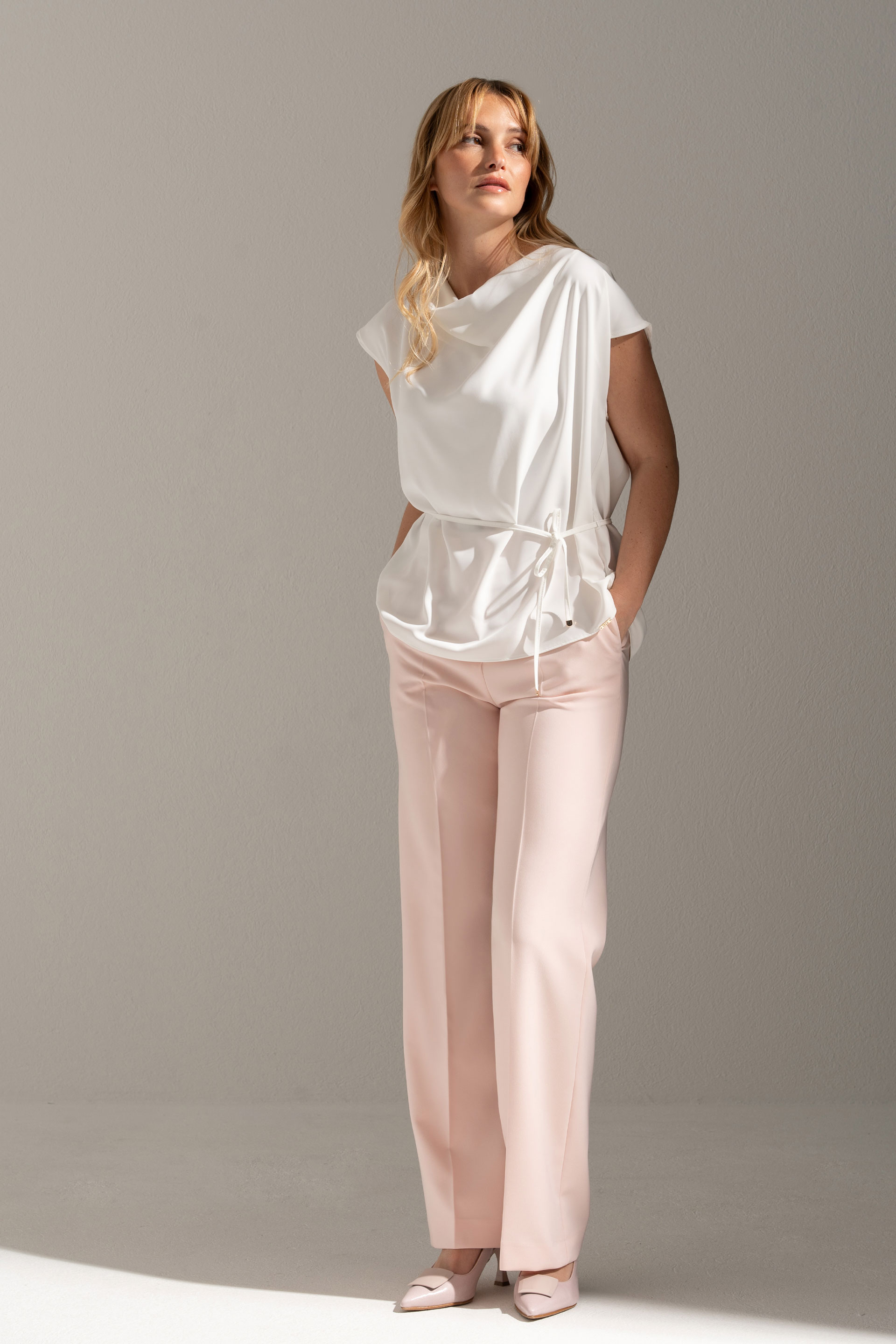 High-waisted straight trousers with customised elastic waistband