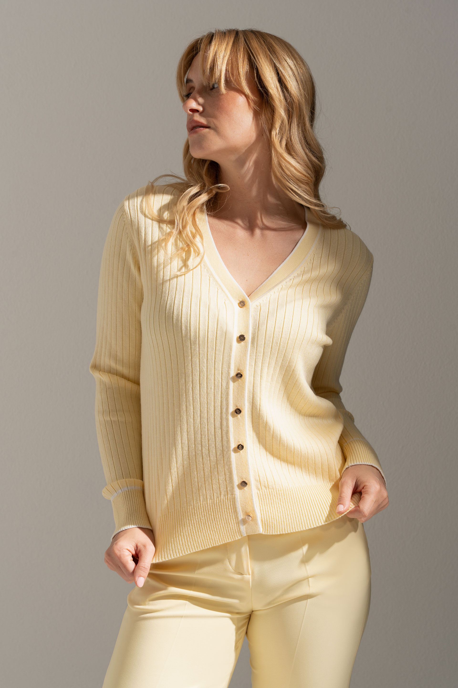 Ribbed knit cardigan with contrast trim
