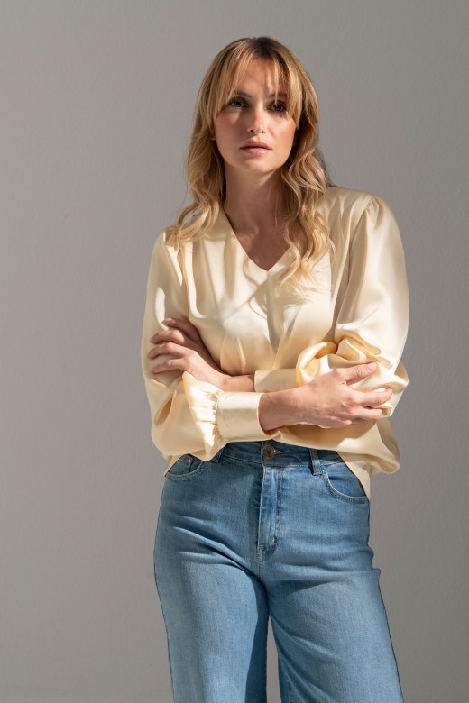 Satin tunic with v-neckline Satin tunic with v-neckline