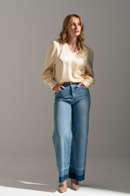 Wide-leg jeans with hem detail Wide-leg jeans with hem detail
