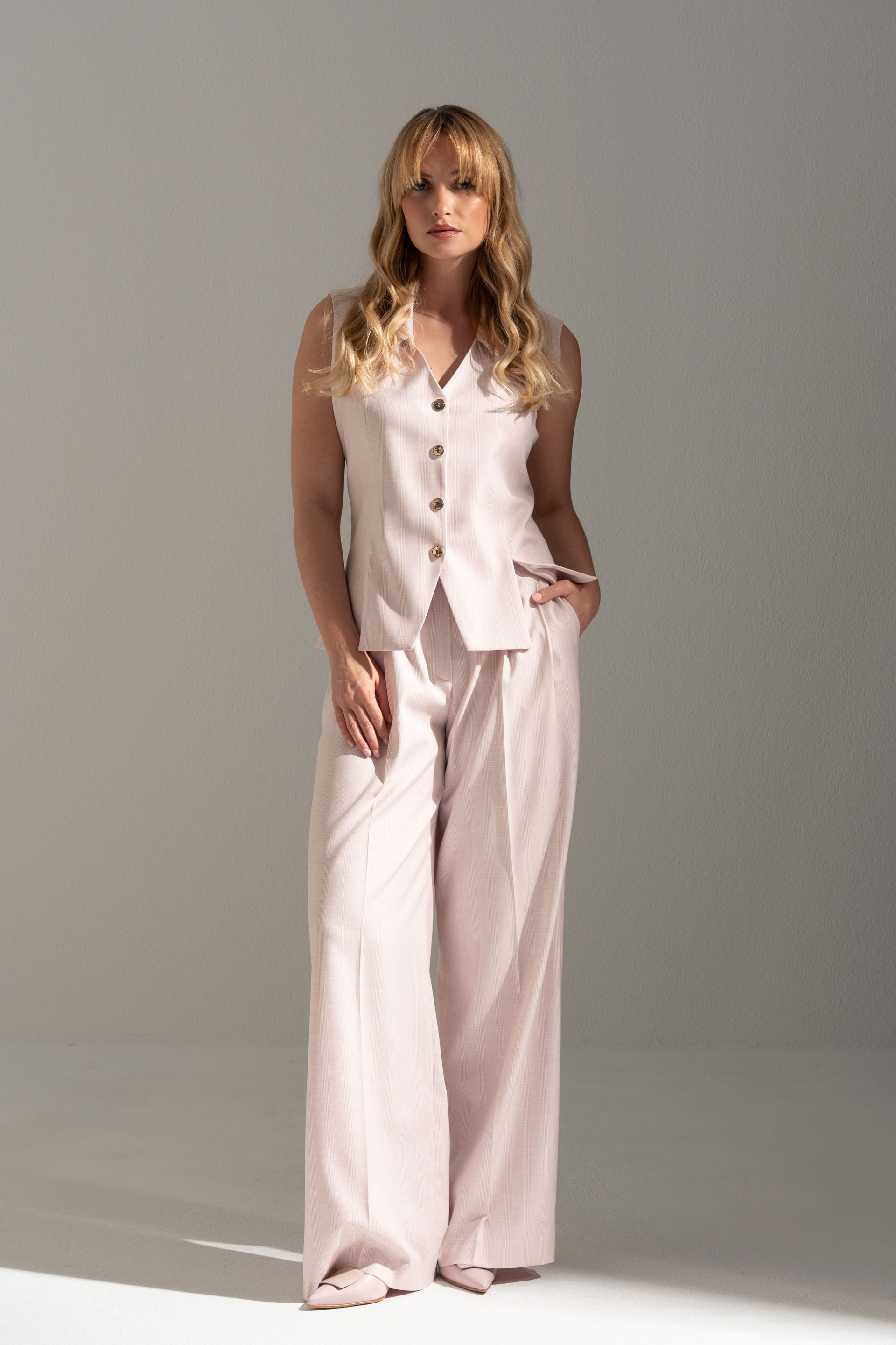 Wide-leg trousers with pleats