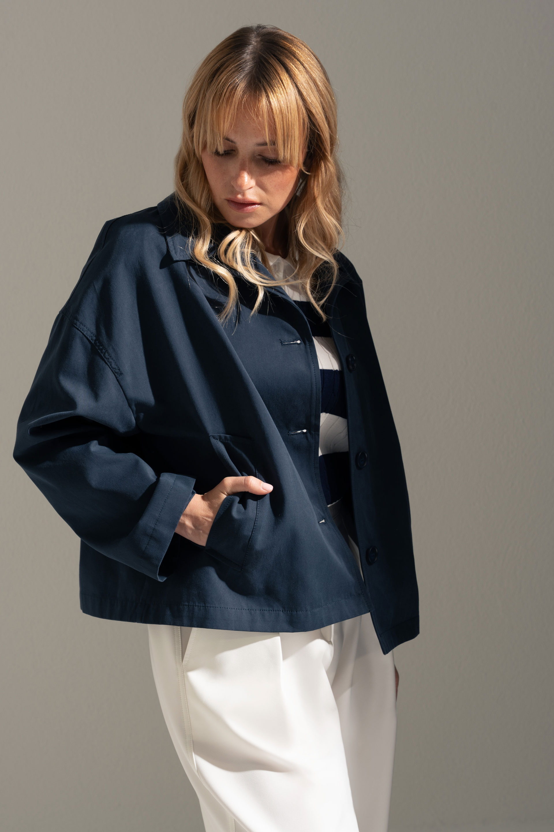 Short cotton trench jacket