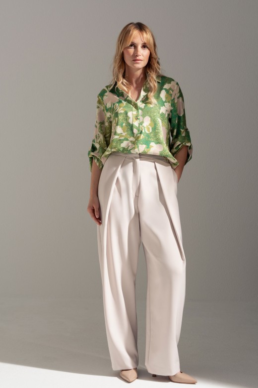 High-waisted pleated trousers