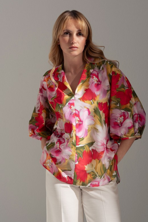Printed tunic with stand-up collar and 3/4 sleeves Printed tunic with stand-up collar and 3/4 sleeves