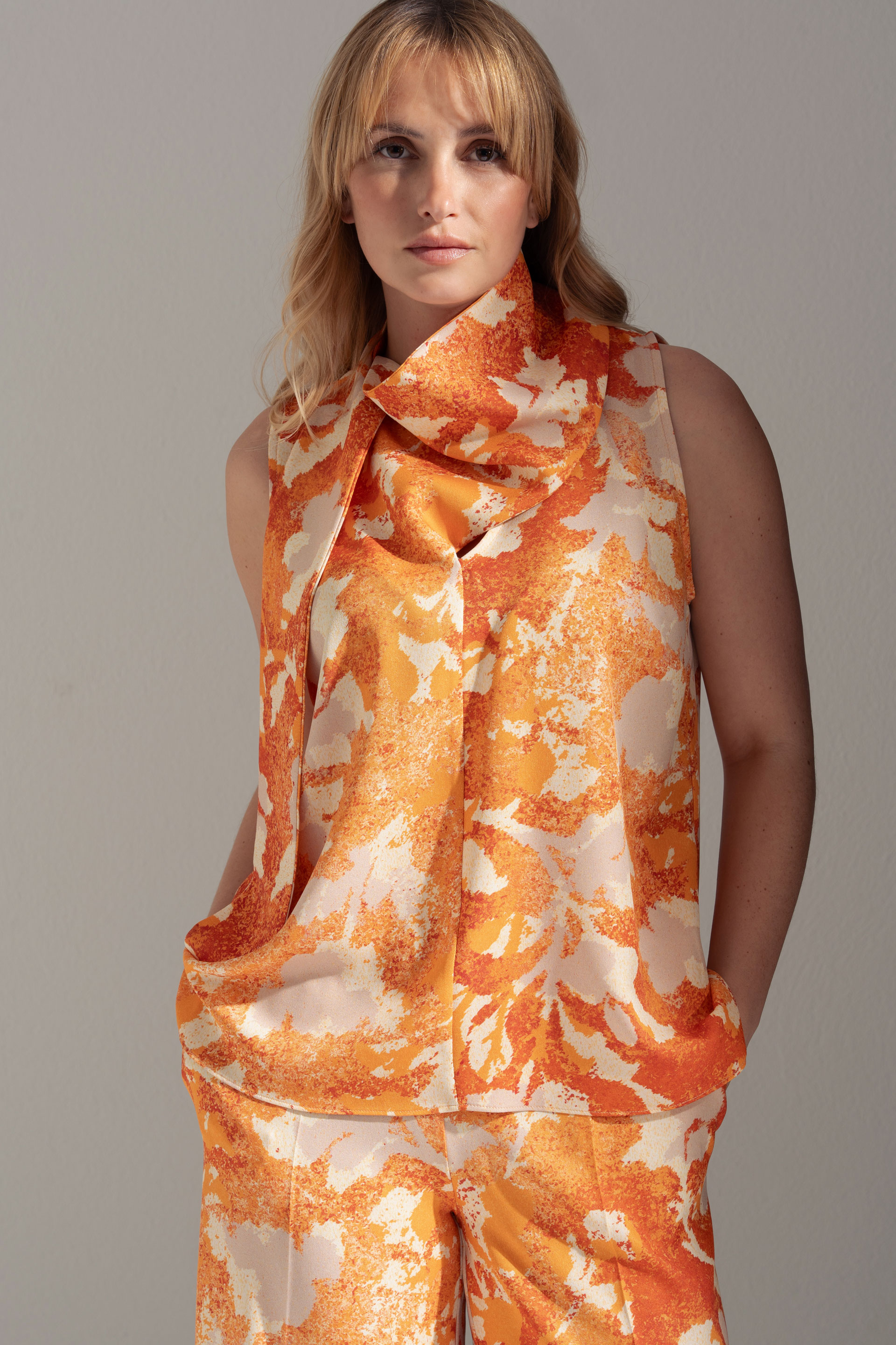 Printed top with neckline detail