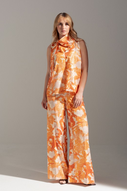 Printed top with neckline detail Printed top with neckline detail