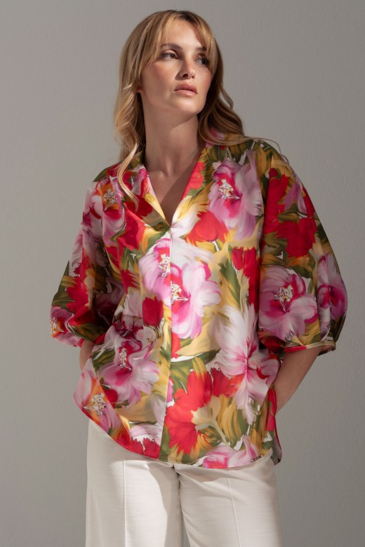 Printed tunic with stand-up collar and 3/4 sleeves Printed tunic with stand-up collar and 3/4 sleeves