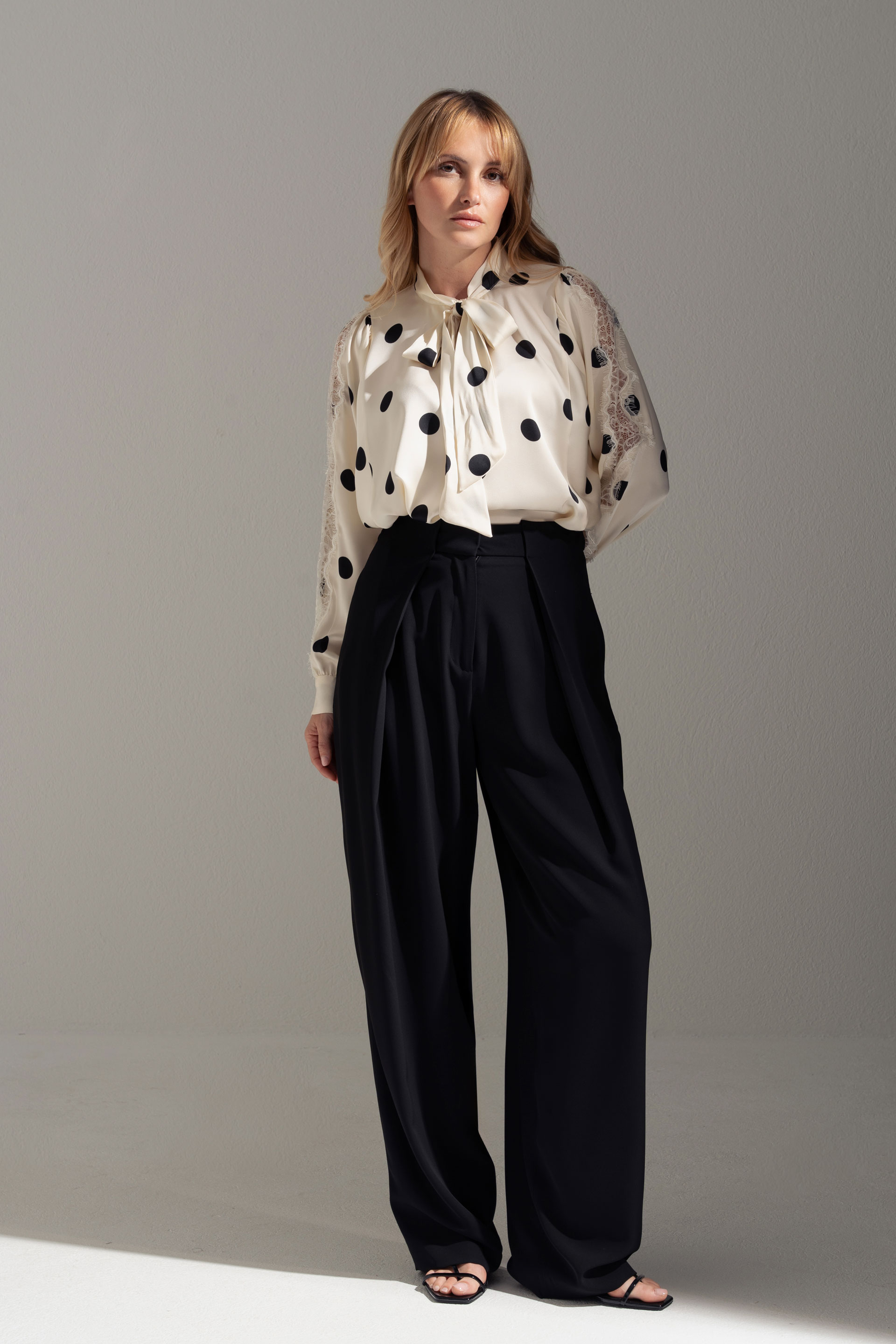 Polka dot tunic with bow