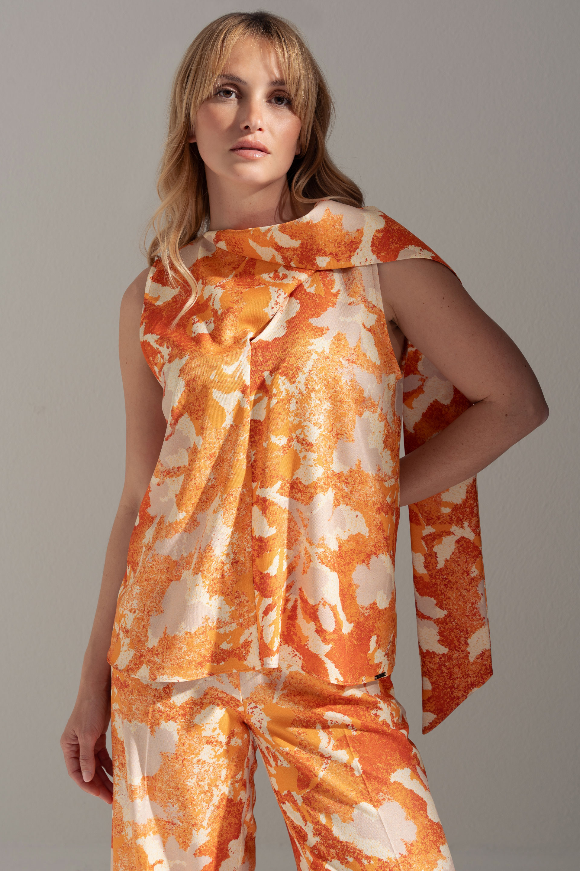 Printed top with neckline detail