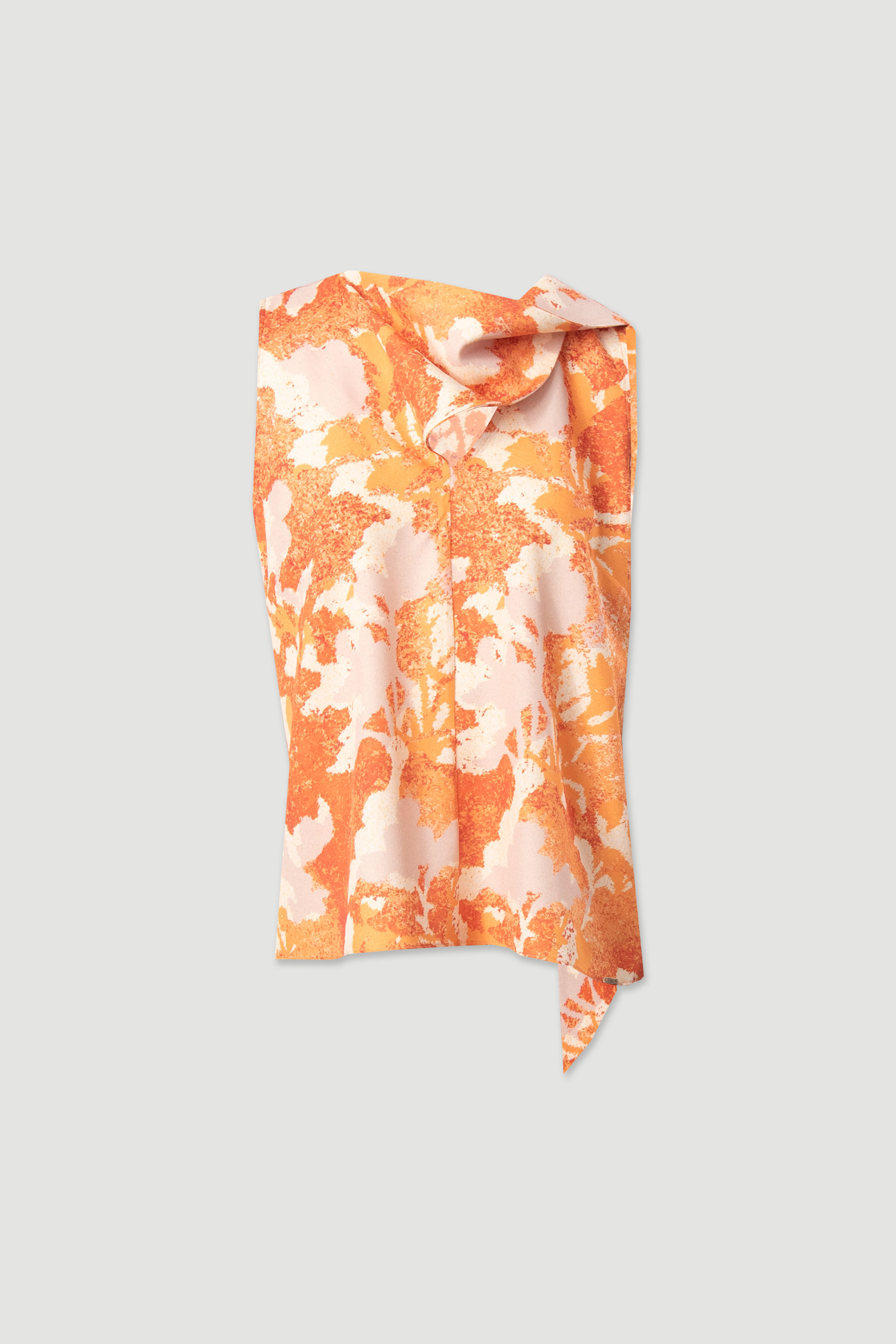 Printed top with neckline detail