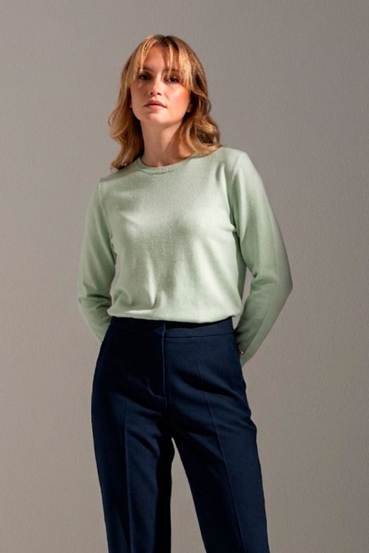 Plain knit sweater with round neckline