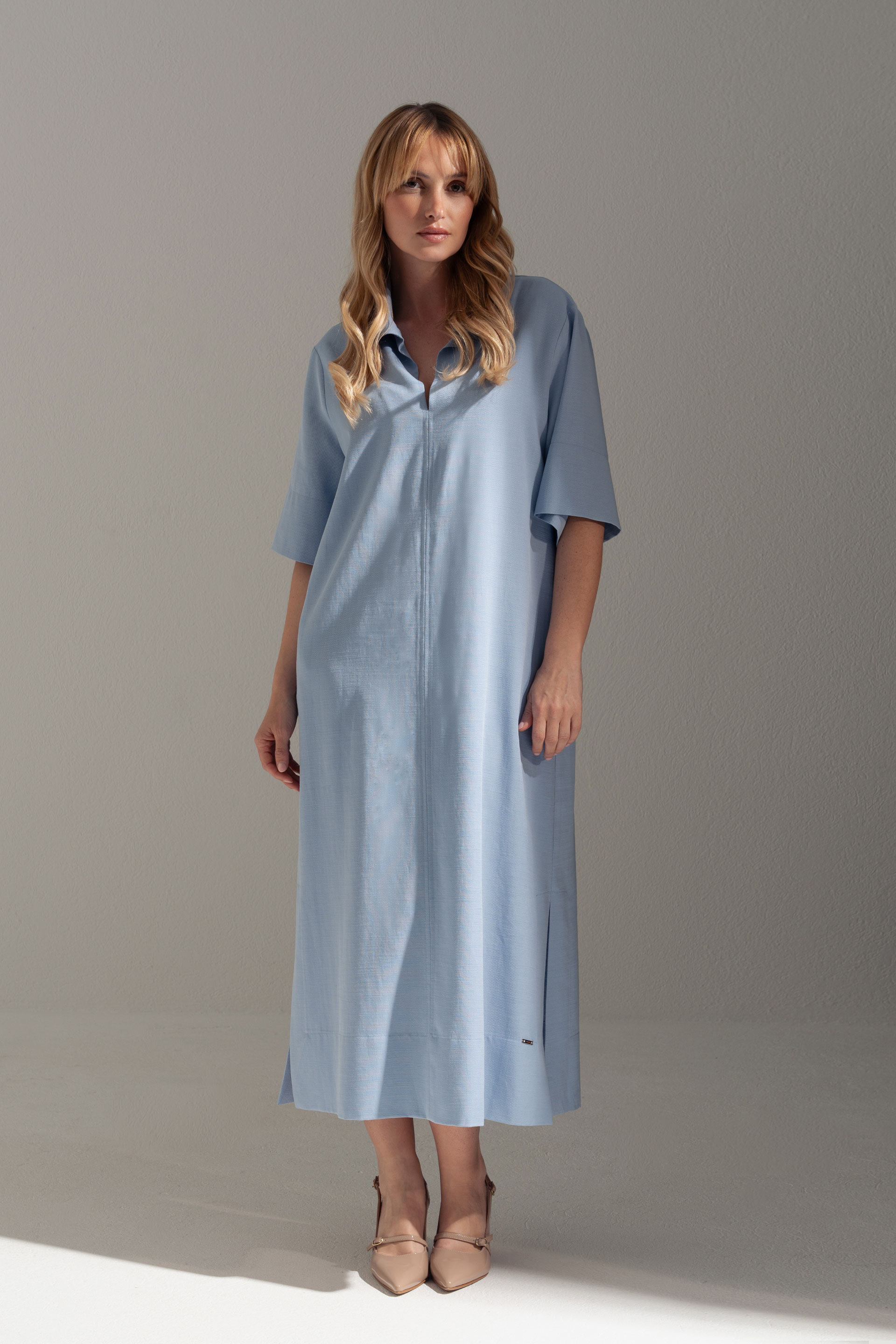 Flowy midi dress with collar