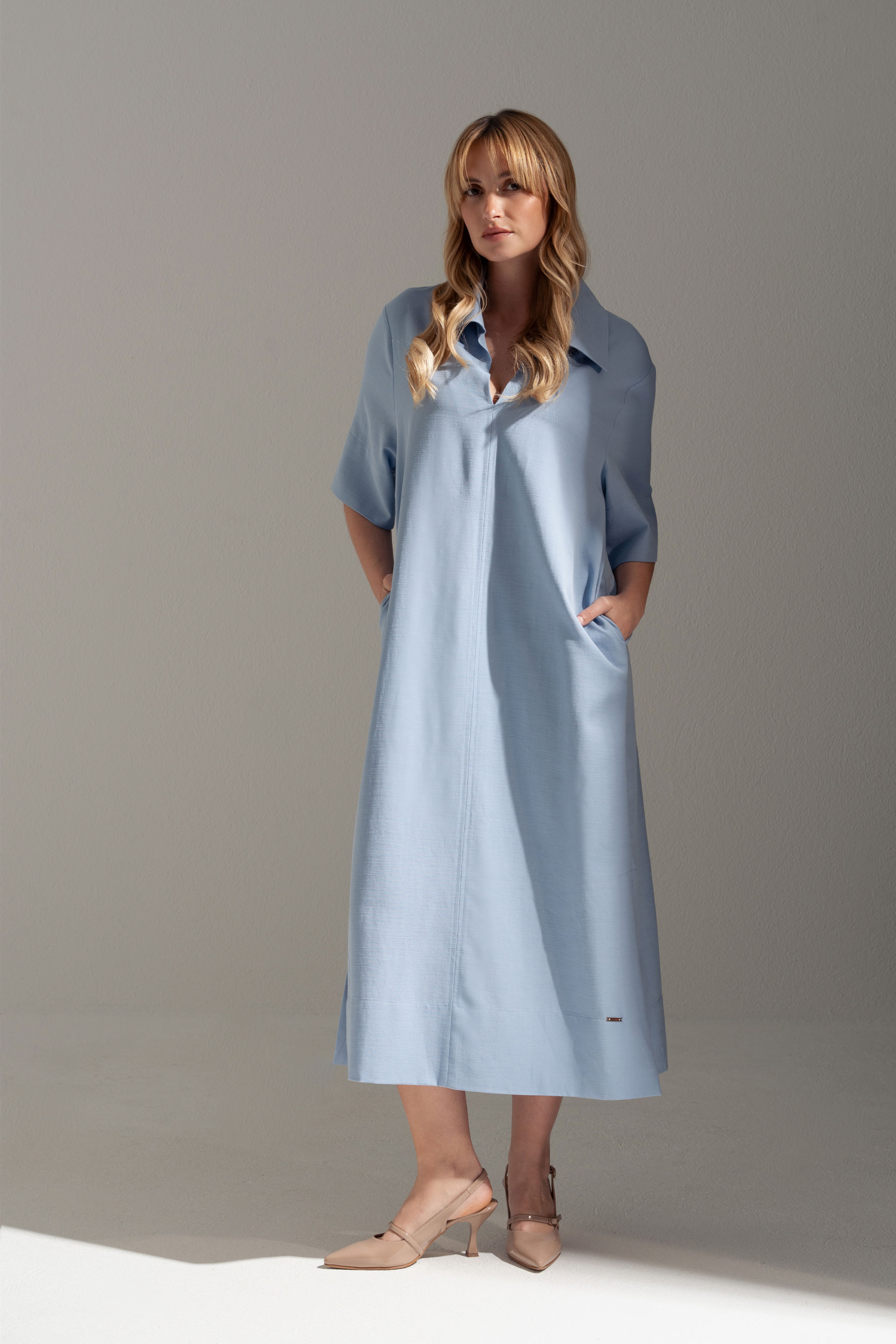 Flowy midi dress with collar