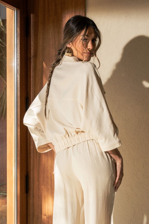 Linen jacket with pockets and elastic hem Linen jacket with pockets and elastic hem