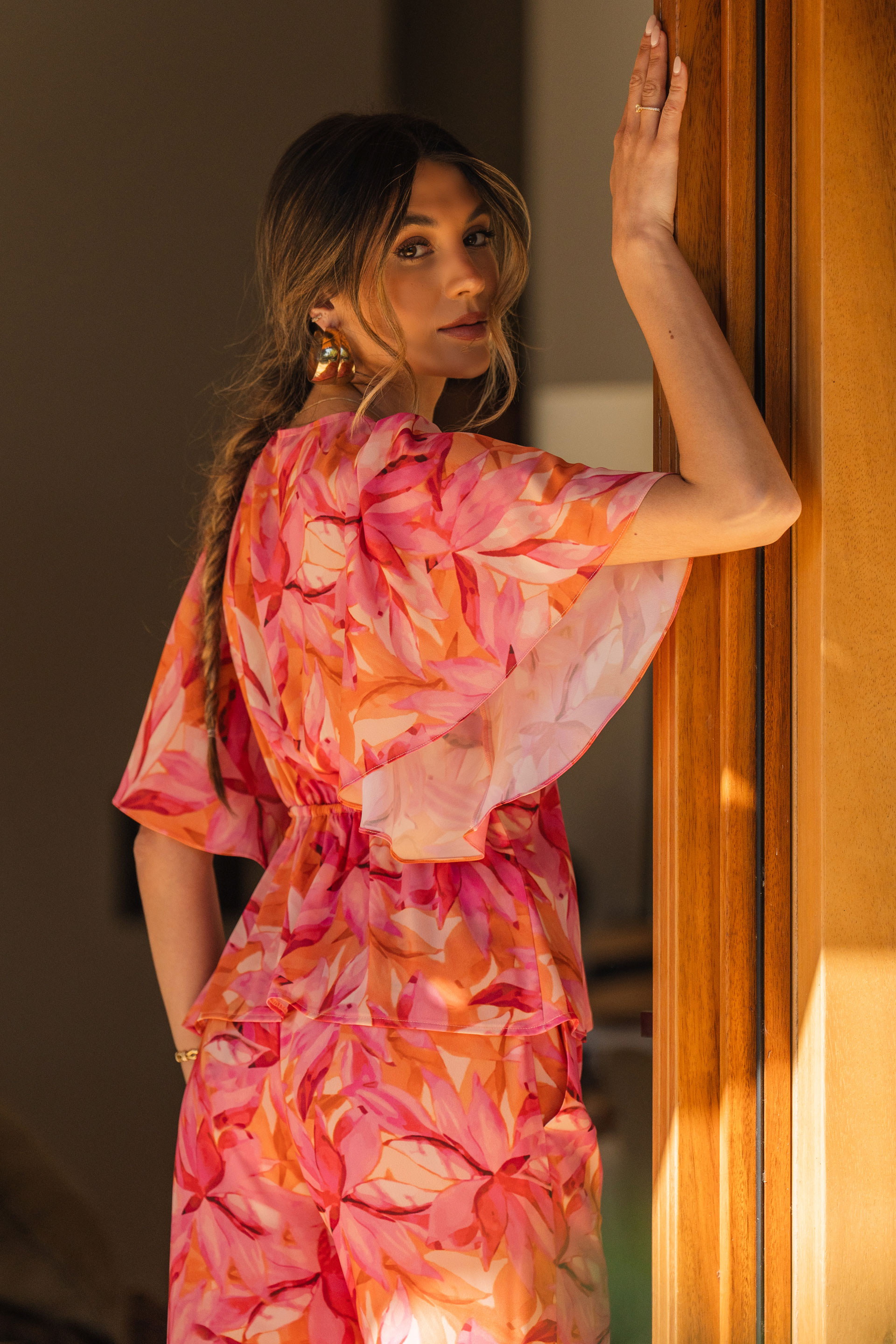 Short printed tunic with flowing sleeves