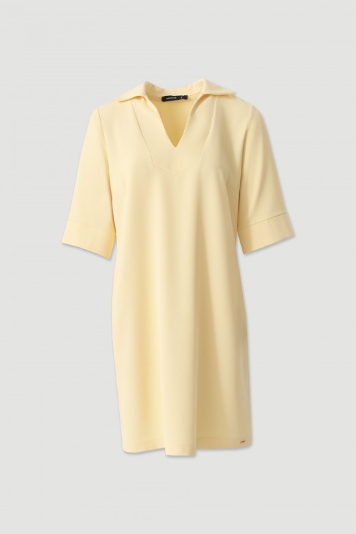 Short dress with side pockets and v-neck Short dress with side pockets and v-neck