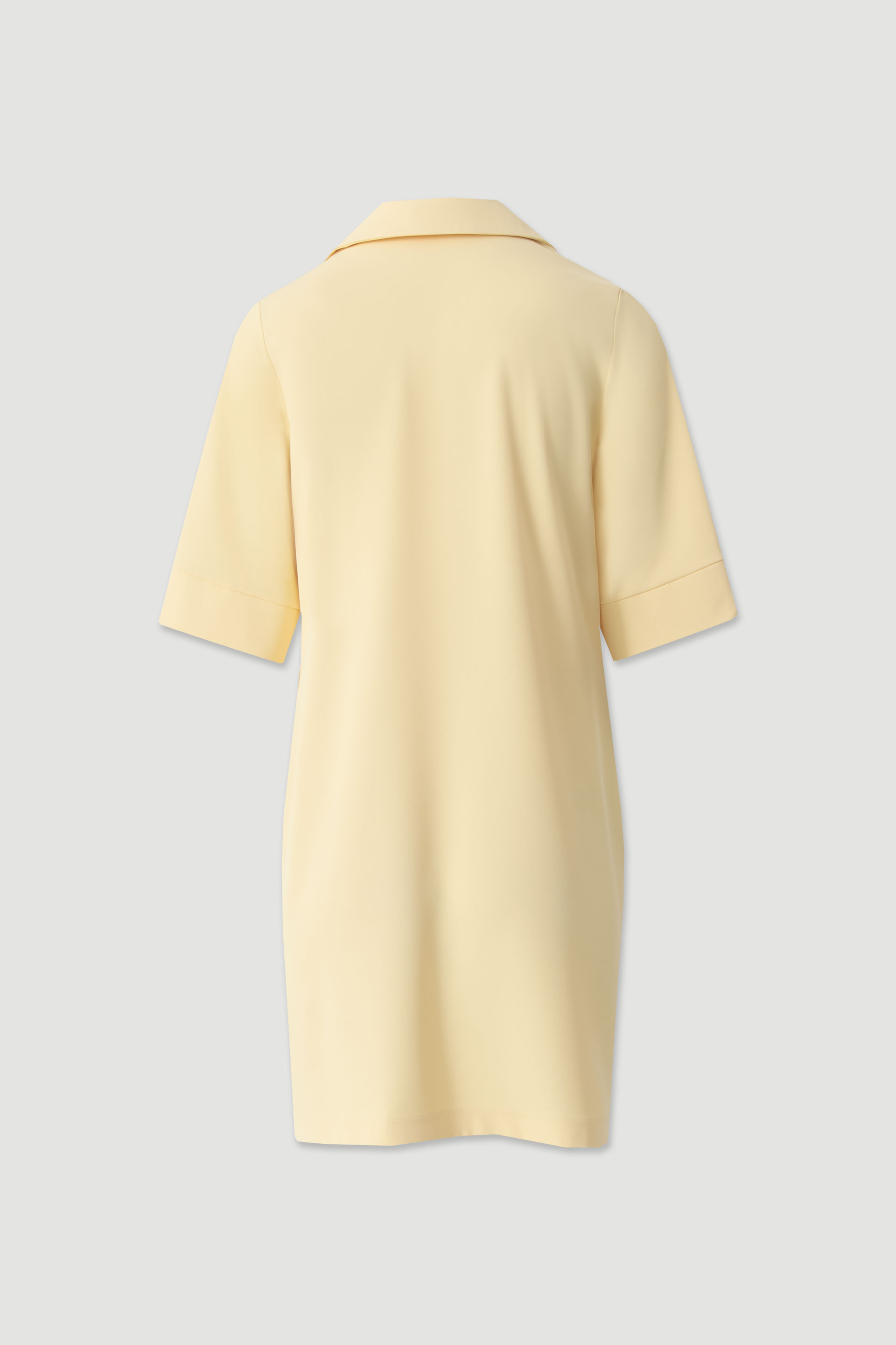 Short dress with side pockets and v-neck