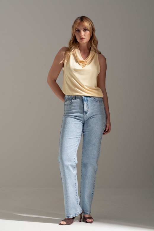 Mid-rise straight jeans Mid-rise straight jeans
