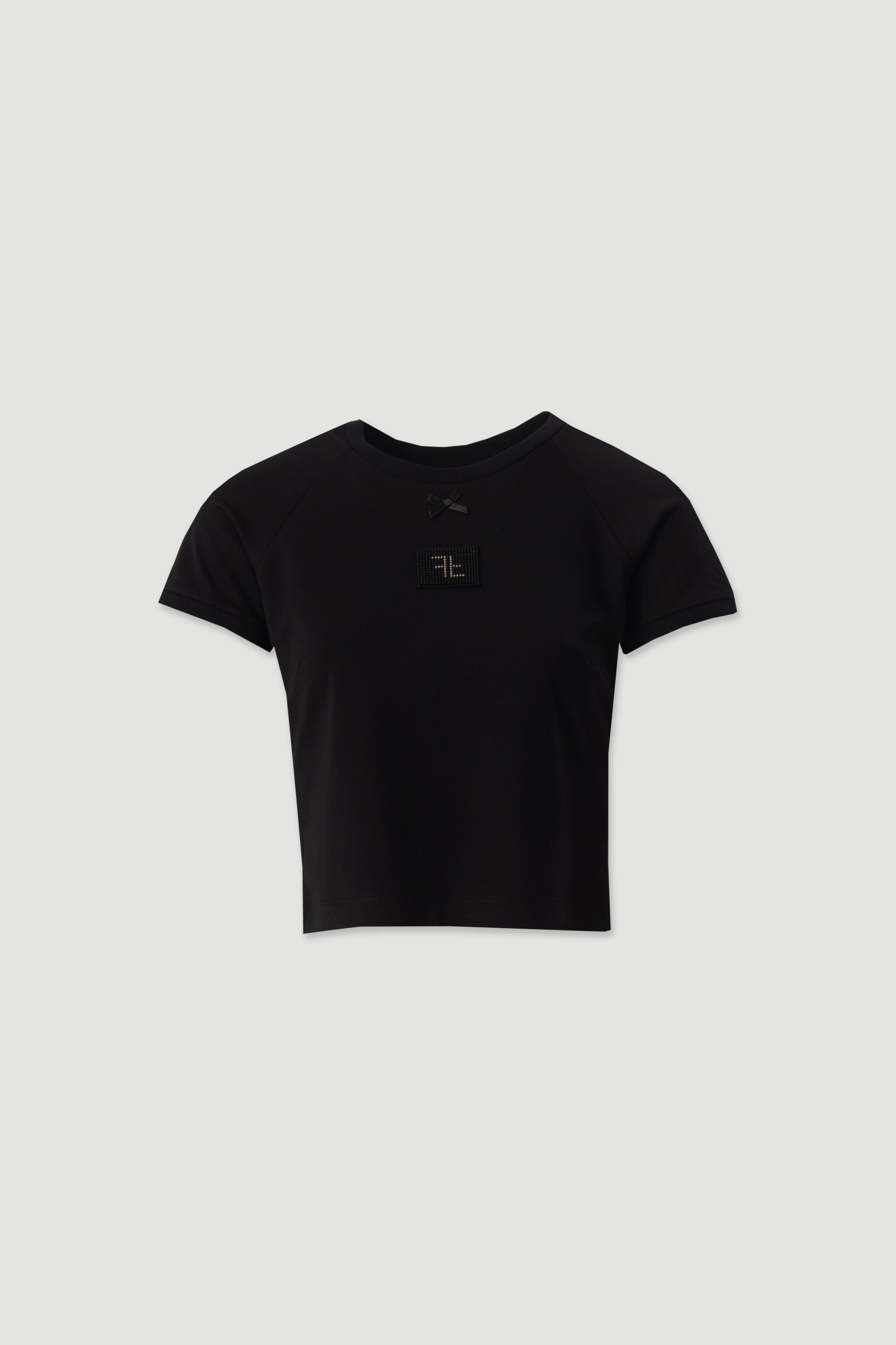 Short t-shirt with personalized detail