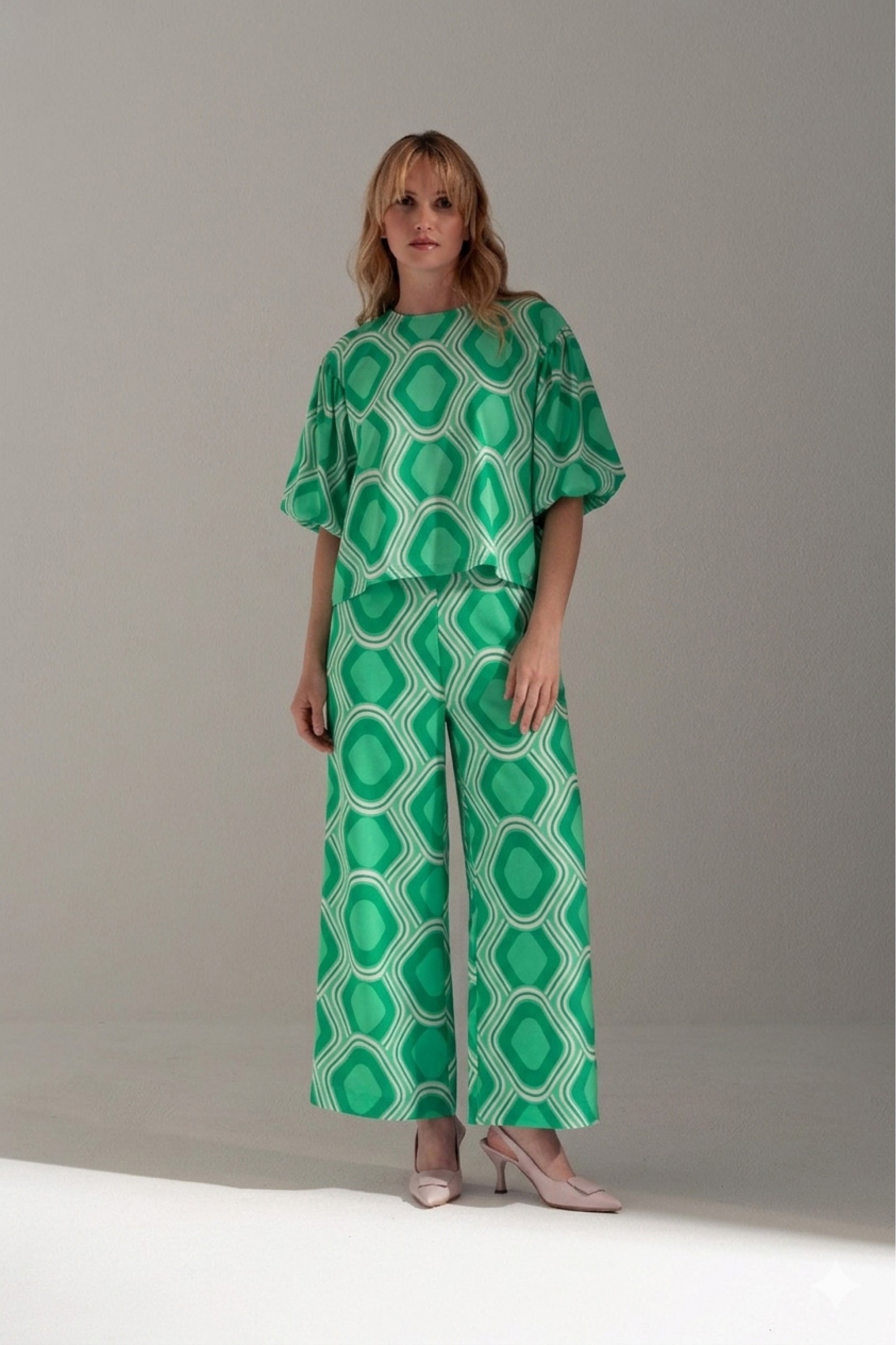 Calça culotte estampada com padrão geométrico