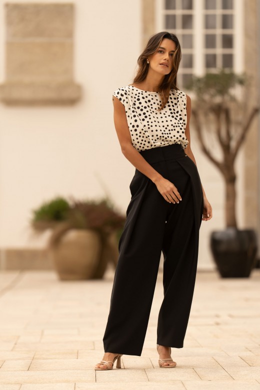 High-waisted pleated trousers