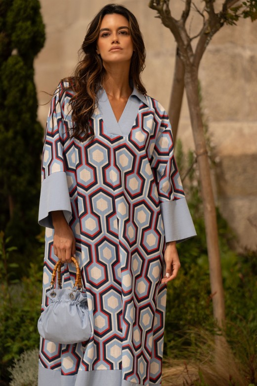 Flowing dress with geometric pattern Flowing dress with geometric pattern