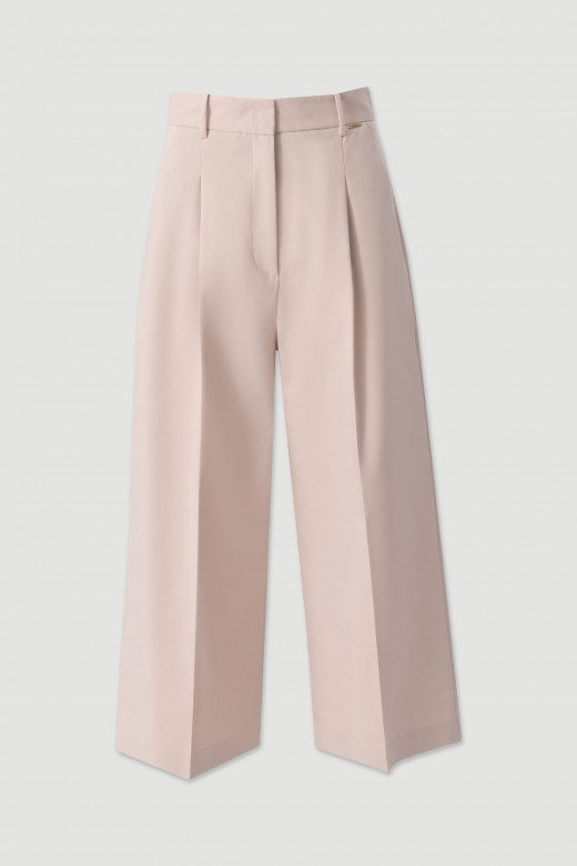 Pantalón culotte con pinza delantera Pantalón culotte con pinza delantera