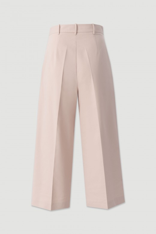 Pantalón culotte con pinza delantera Pantalón culotte con pinza delantera