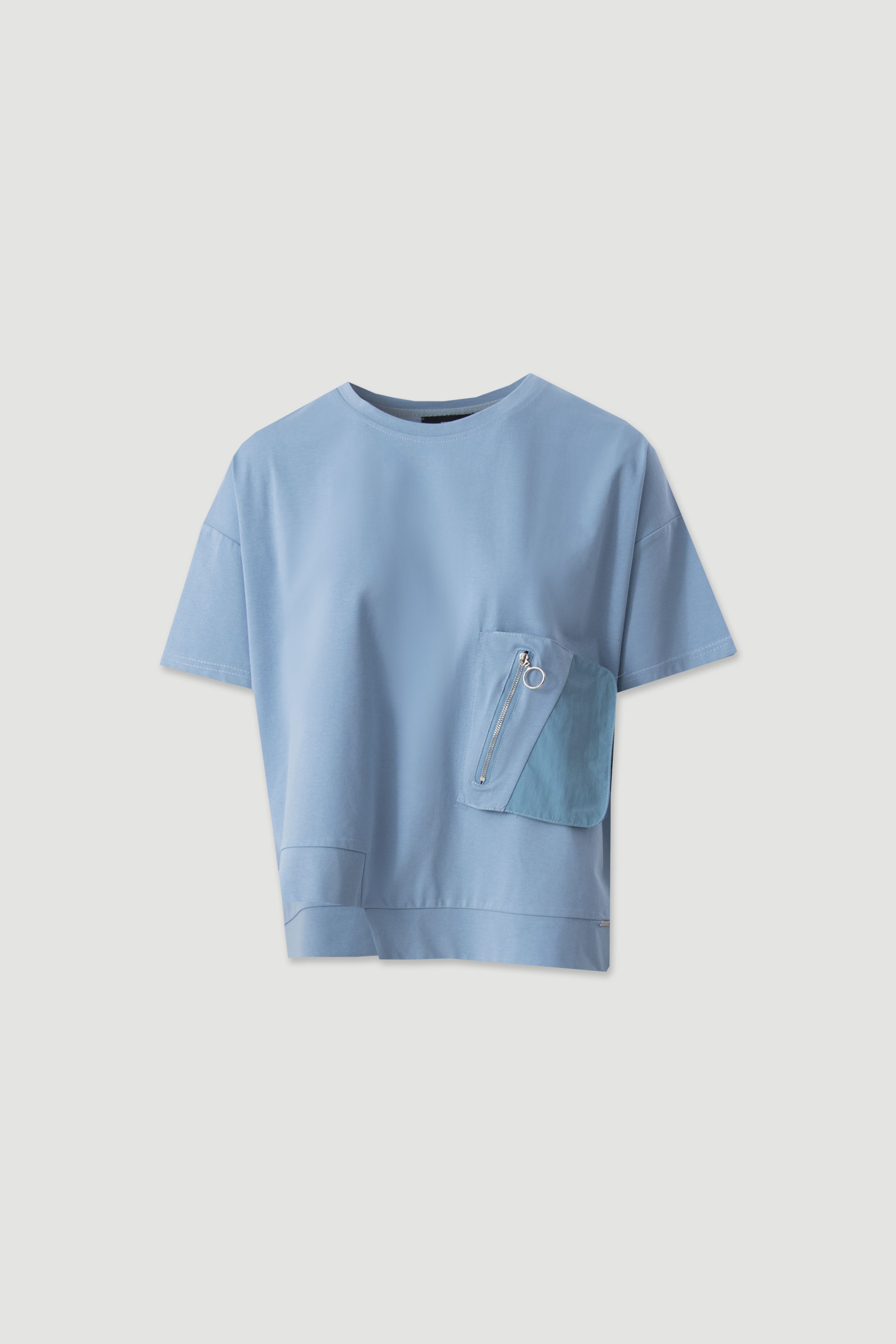 T-shirt with front pocket