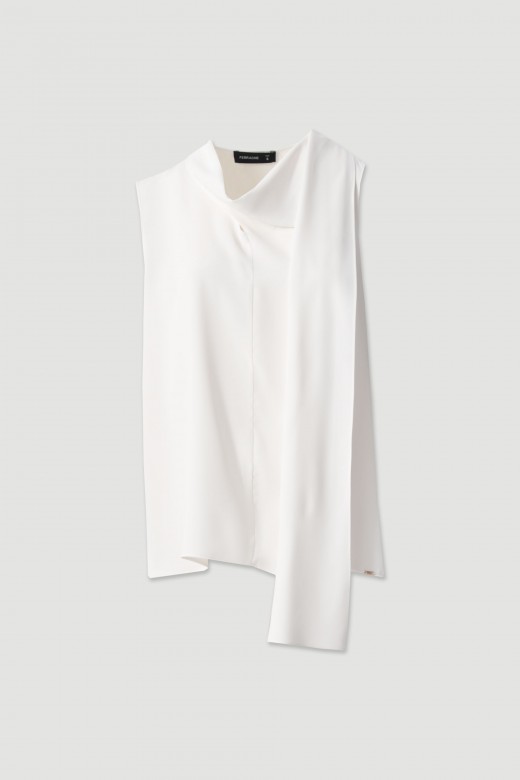 Flowing top with bow Flowing top with bow