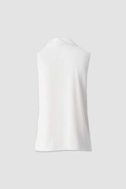 Flowing top with bow Flowing top with bow