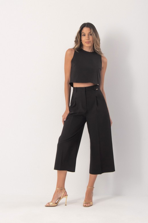 Pantalón culotte con pinza delantera Pantalón culotte con pinza delantera