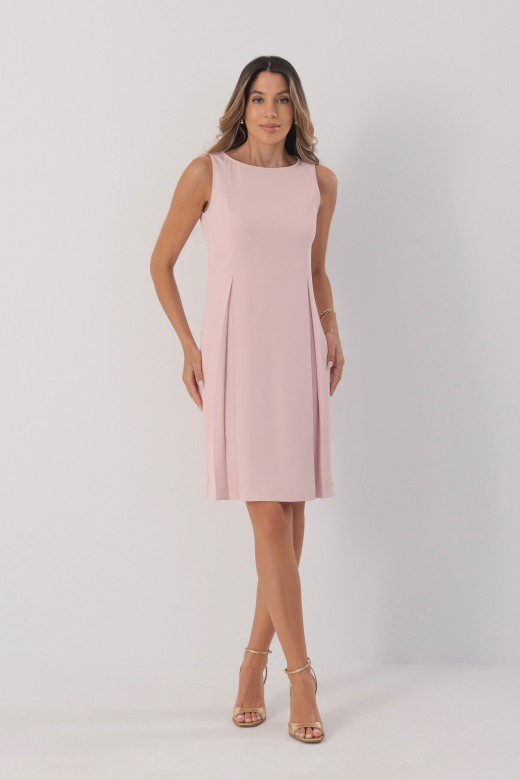 Fitted dress with side pleats Fitted dress with side pleats