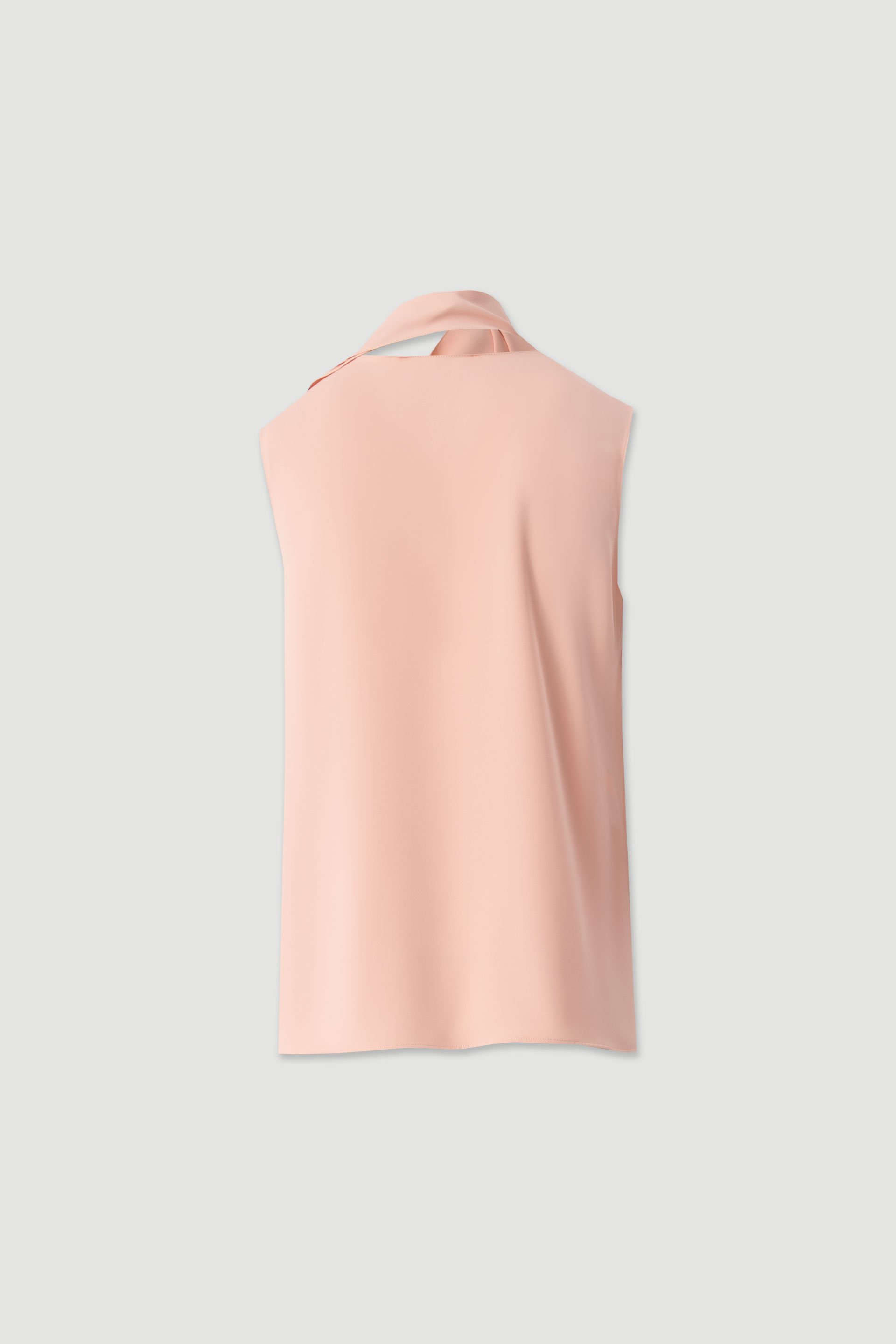 Flowing top with bow