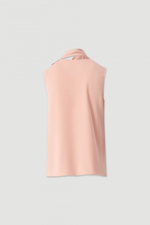 Flowing top with bow Flowing top with bow