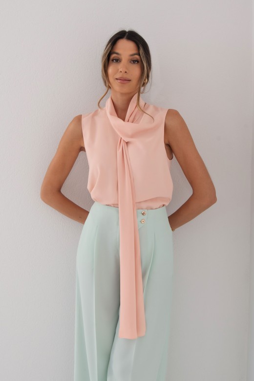 Flowing top with bow Flowing top with bow