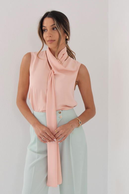 Flowing top with bow Flowing top with bow