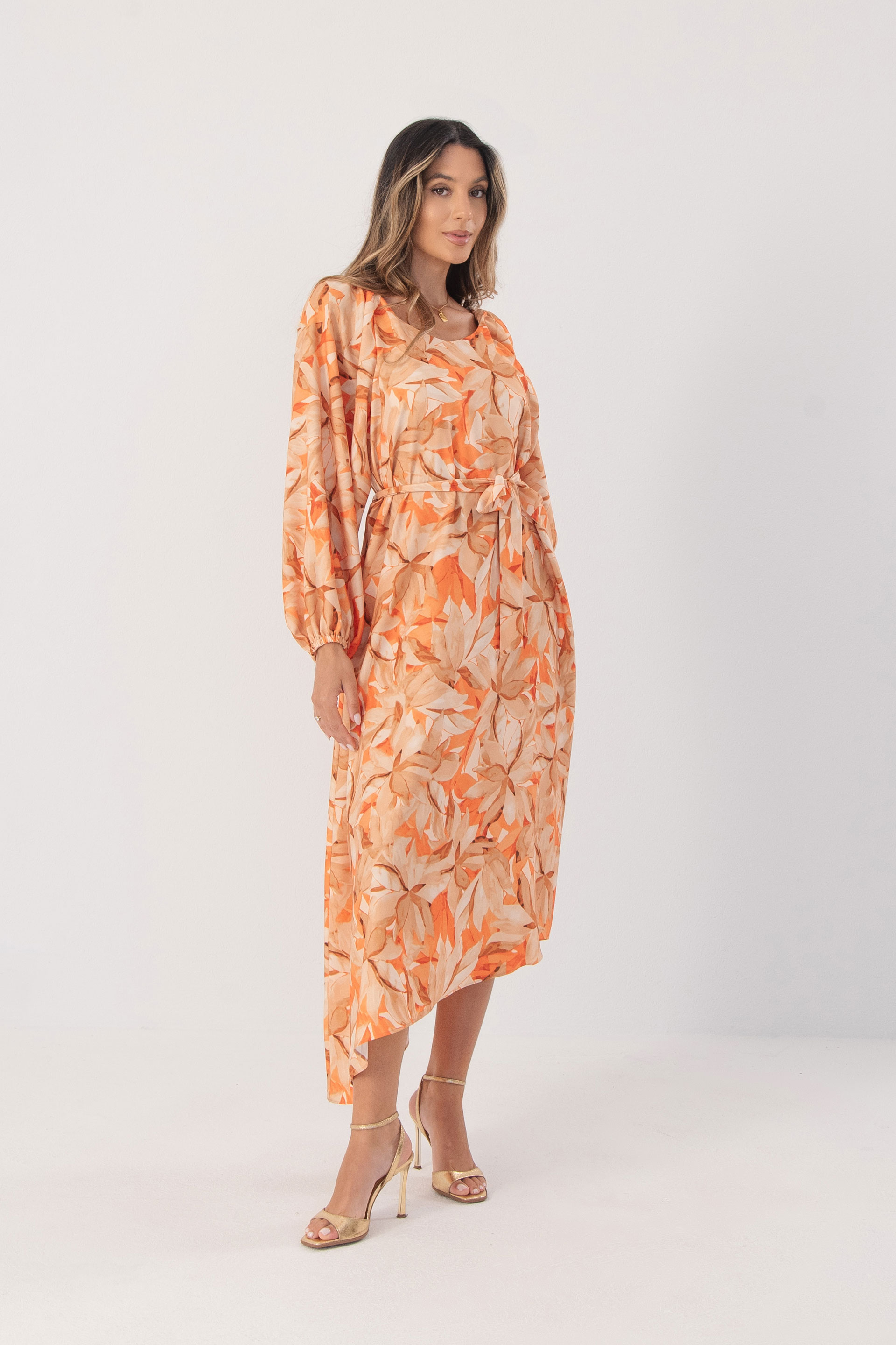 Vestido midi asimétrico con estampado floral