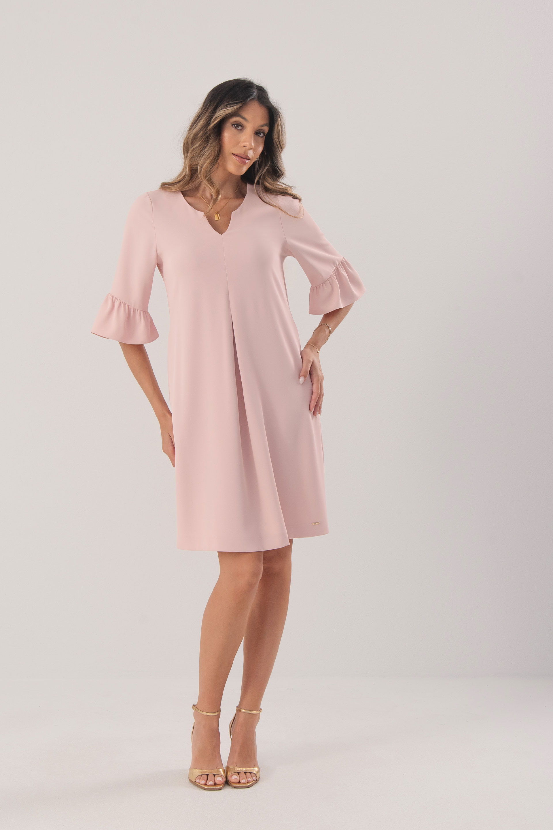 Dress with v-neckline and ruffle sleeves