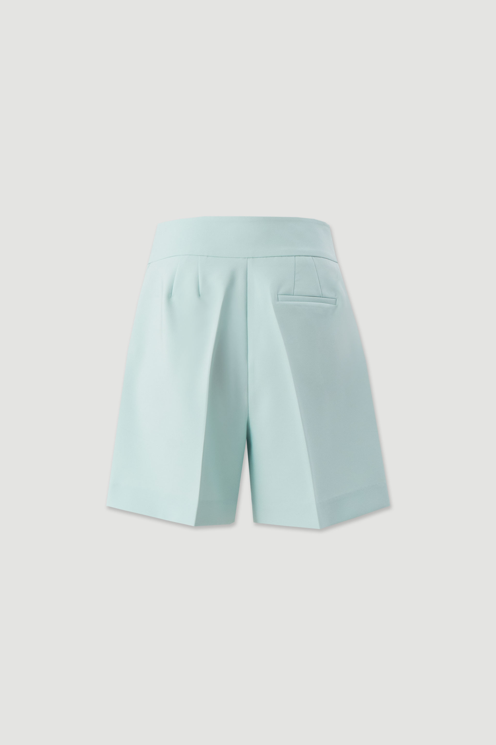 Shorts with asymmetrical detail
