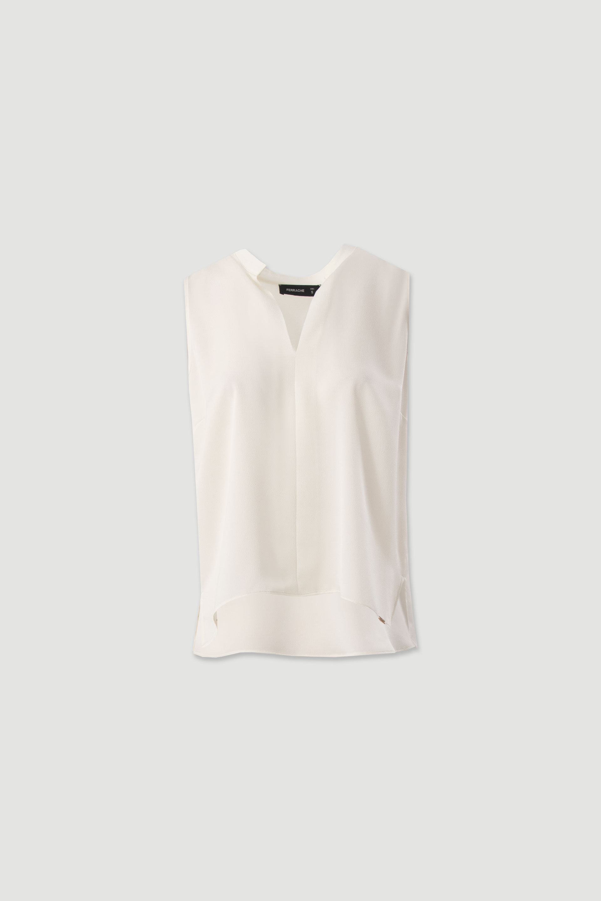 Sleeveless top with stand collar