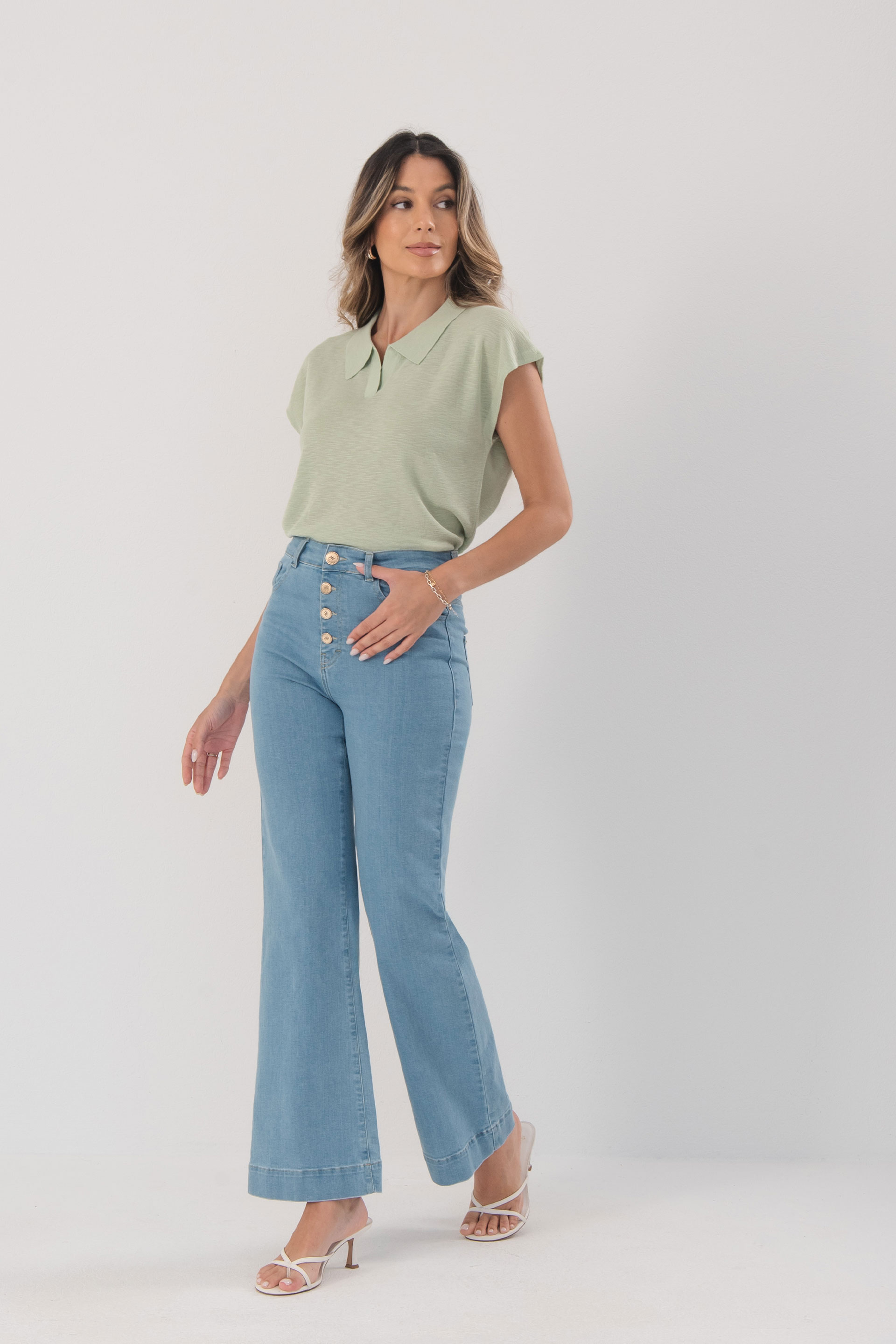 High-waisted flare jeans