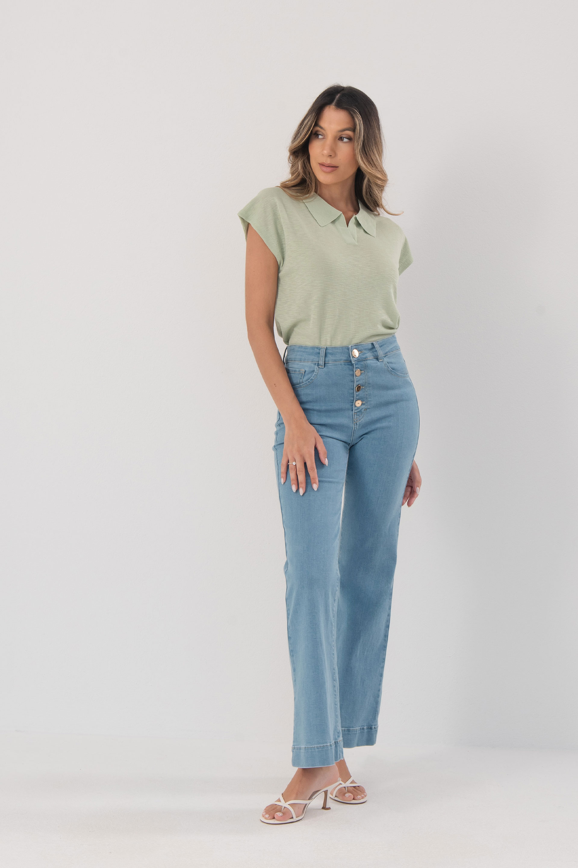 High-waisted flare jeans