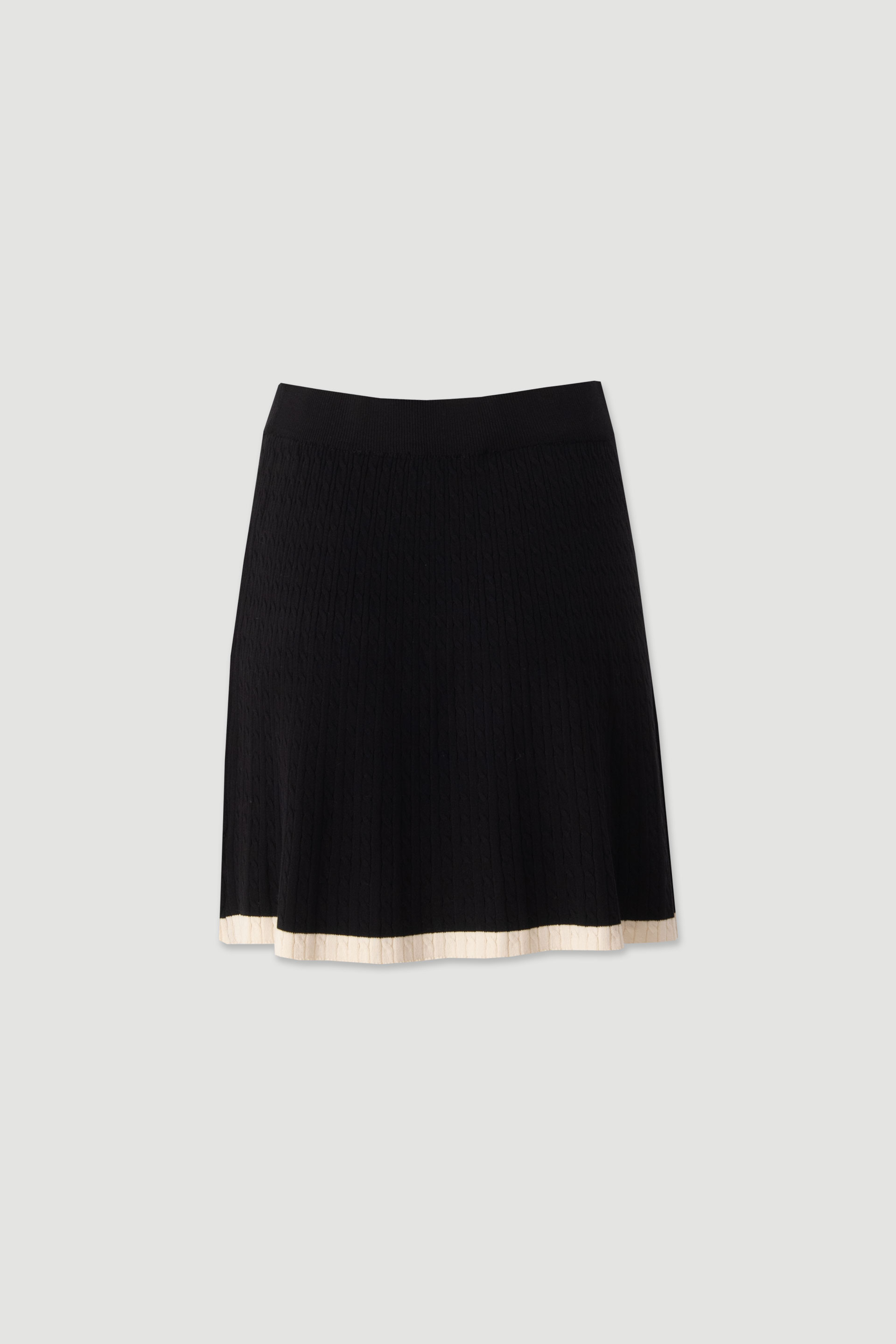 Textured knit skirt with contrast