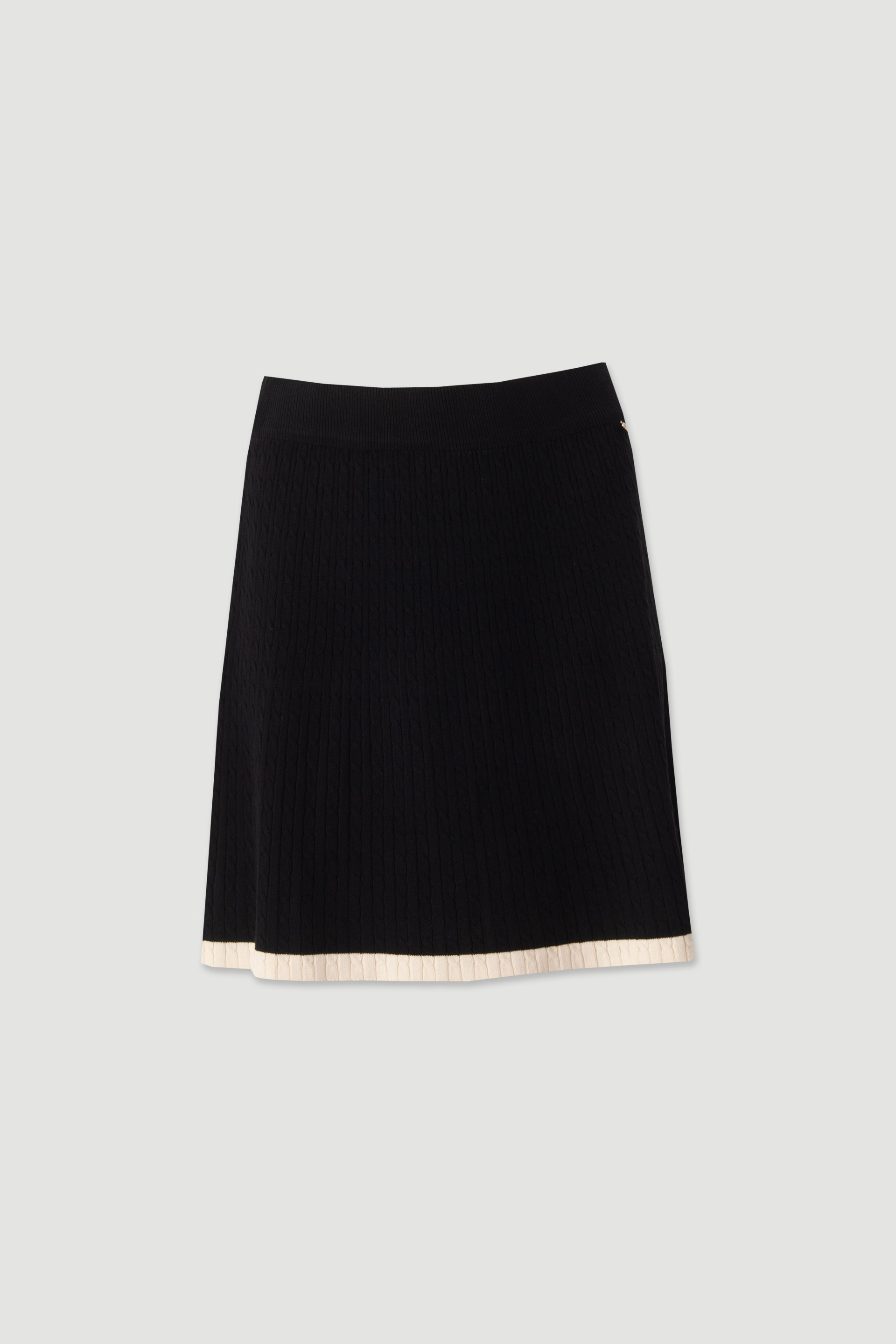 Textured knit skirt with contrast